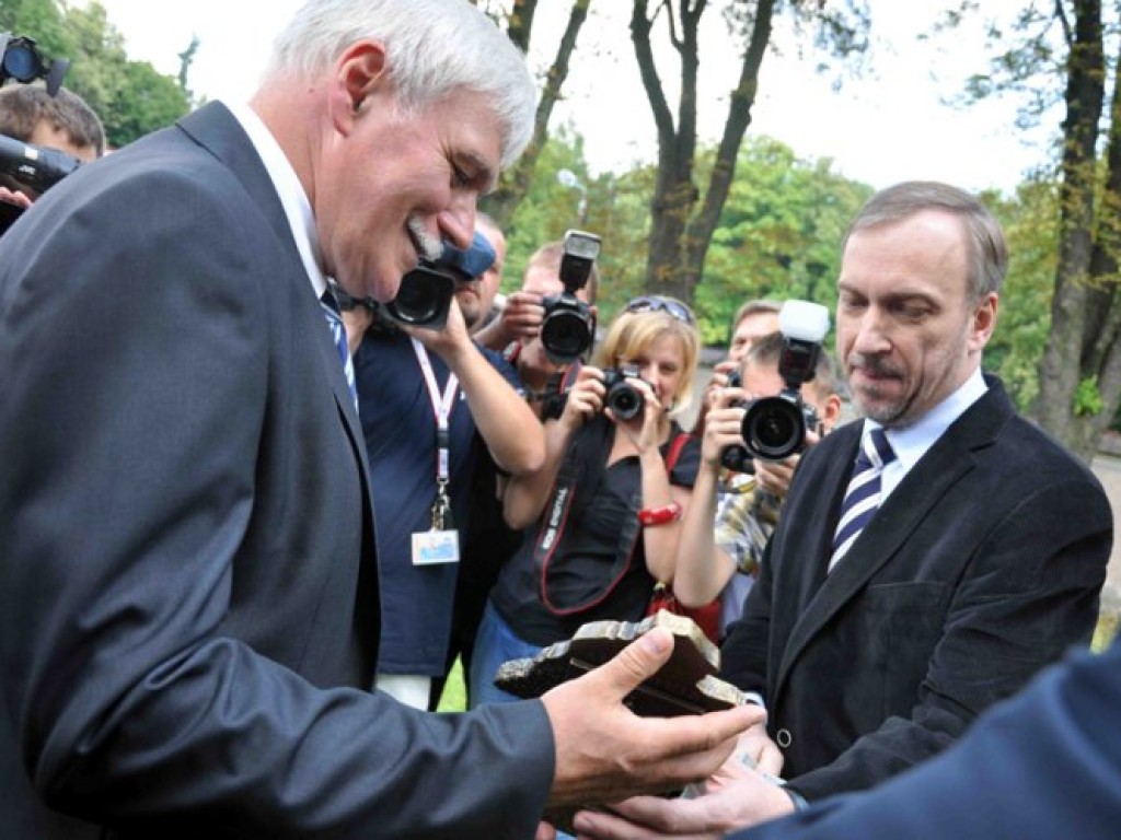 Bogdan Zdrojewski, minister kultury, oraz rzecznik rządu Paweł Graś odwiedzili Alwernię 14.08.2011