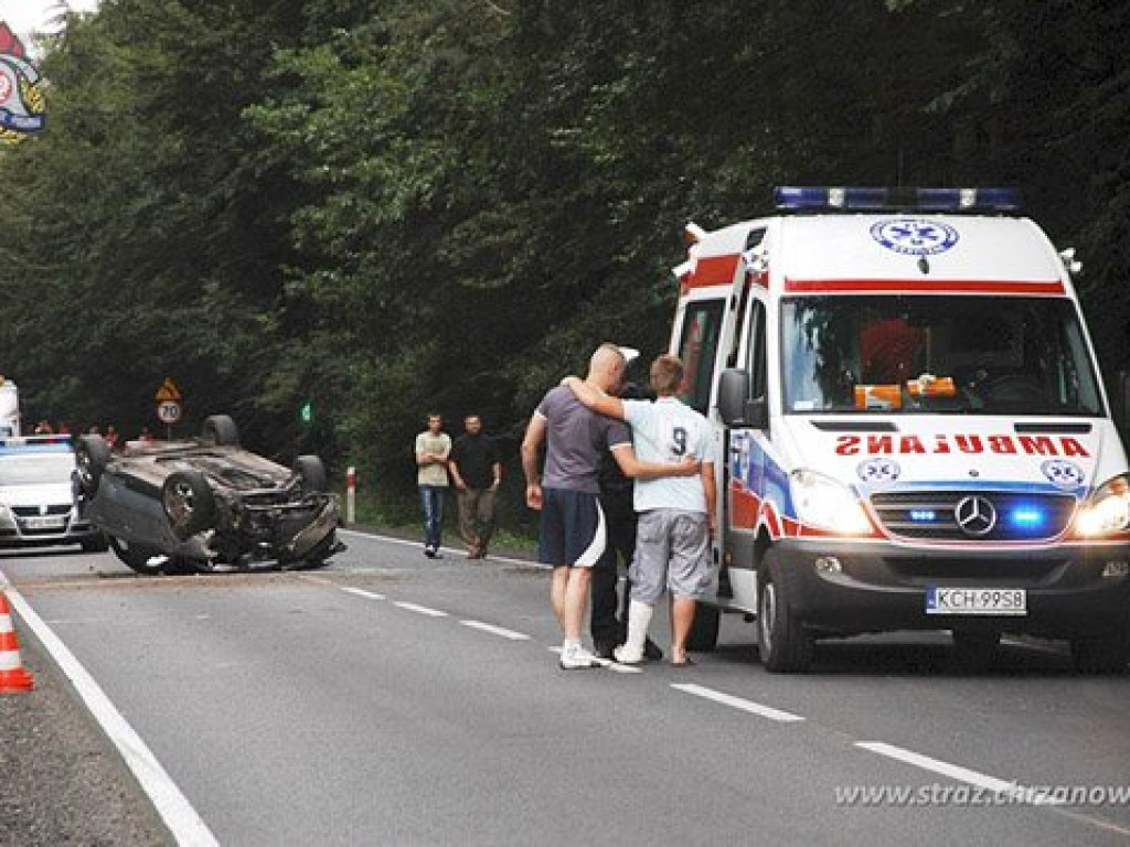 ZAGÓRZE. Dachowała na drodze. Trafiła do szpitala