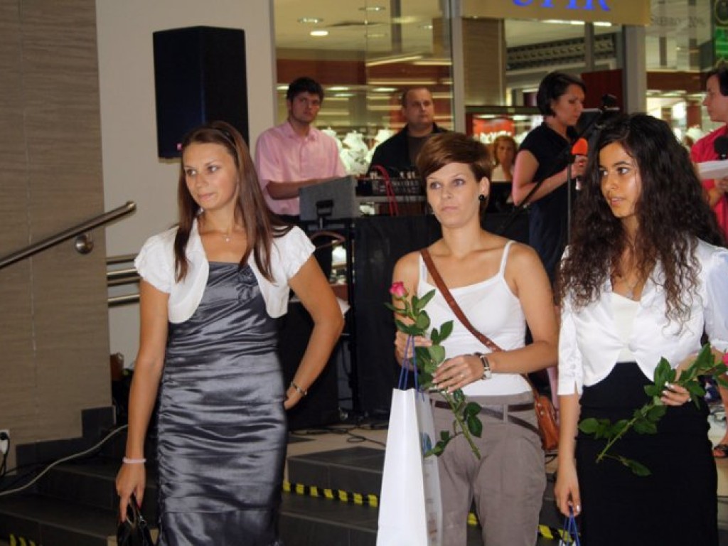 Finał plebiscytu na Dziewczynę Lata. Centrum Handlowe Max - Chrzanów 3 września 2011 r.