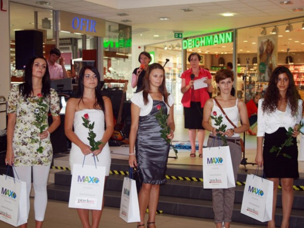 Finał plebiscytu na Dziewczynę Lata. Centrum Handlowe Max - Chrzanów 3 września 2011 r.