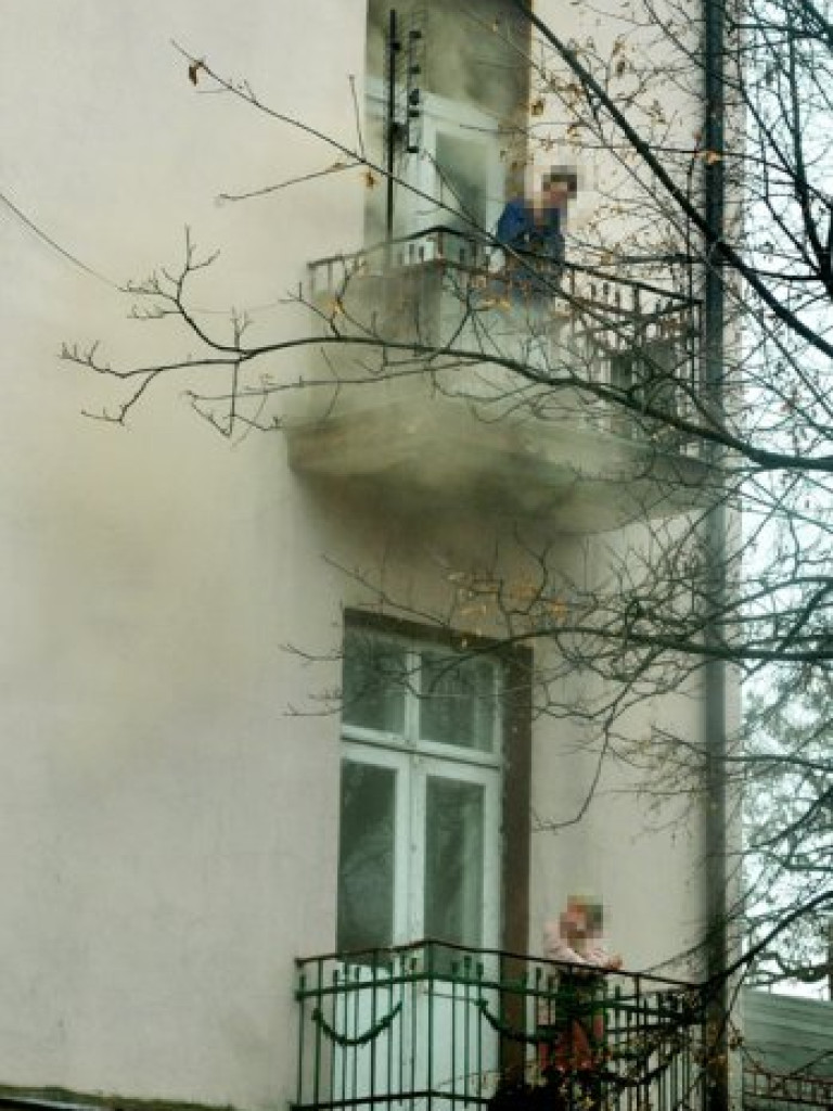CHRZANÓW. Czterech poszkodowanych w pożarze mieszkania