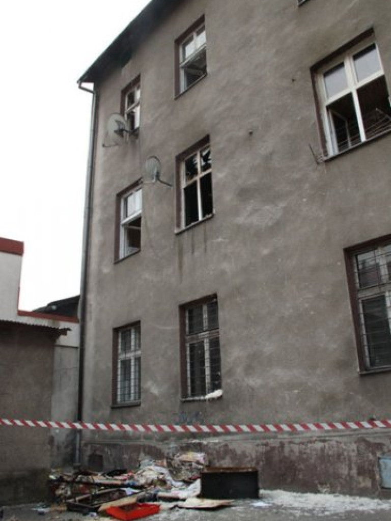 CHRZANÓW. Czterech poszkodowanych w pożarze mieszkania