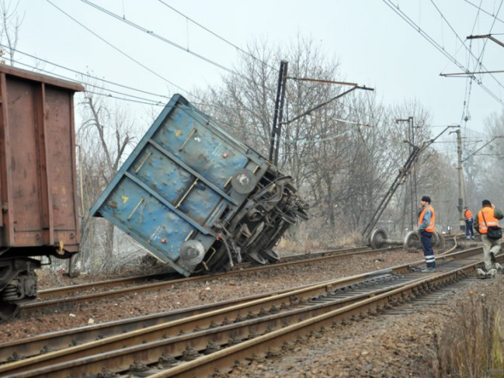 CHRZANÓW. Wagon wypadł z torów