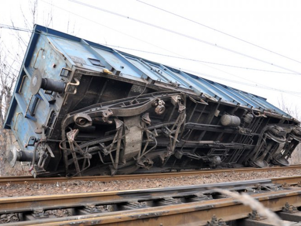 CHRZANÓW. Wagon wypadł z torów