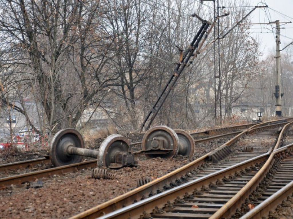 CHRZANÓW. Wagon wypadł z torów