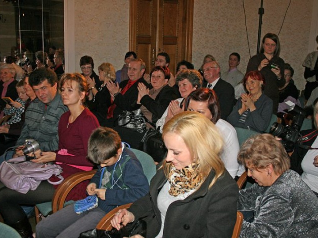 Aukcja na rzecz chorych dzieci Fundacji Energetyk – Łączymy Pokolenia. Trzebinia, Dwór Zieleniewskich - 22.01.2012 r.