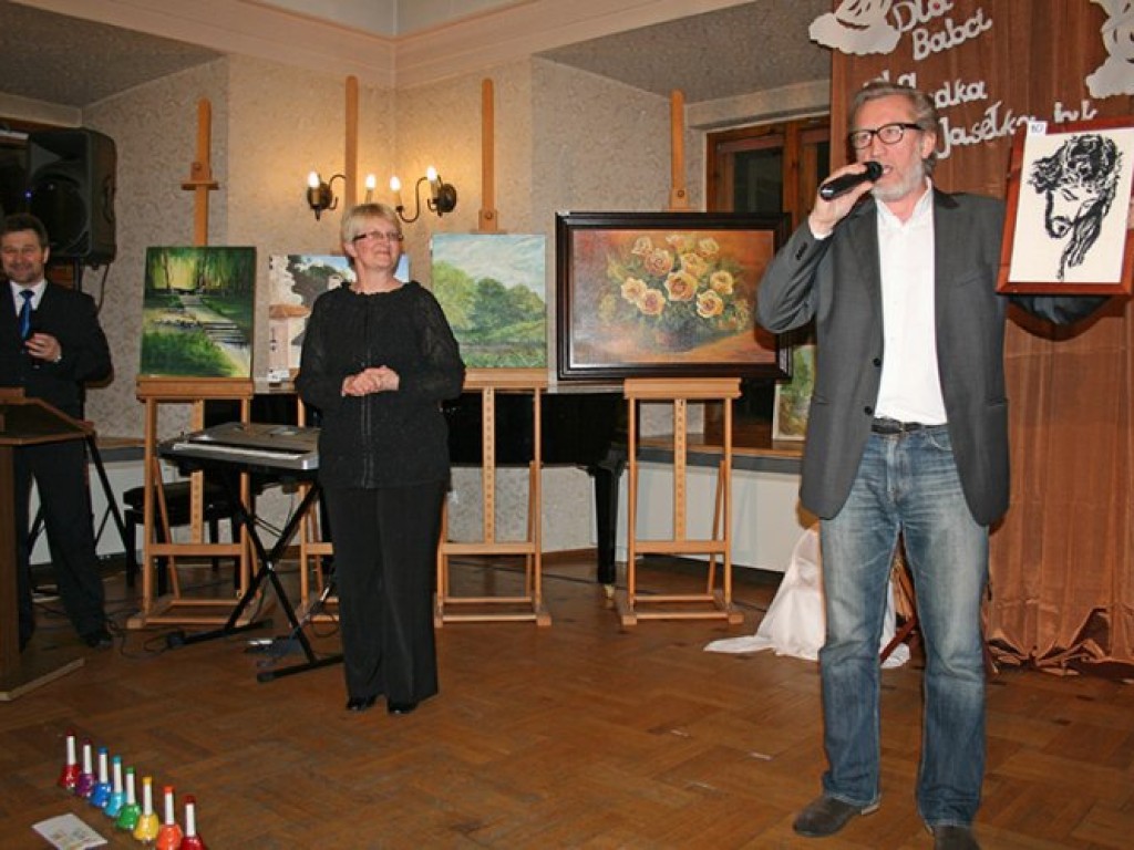 Aukcja na rzecz chorych dzieci Fundacji Energetyk – Łączymy Pokolenia. Trzebinia, Dwór Zieleniewskich - 22.01.2012 r.