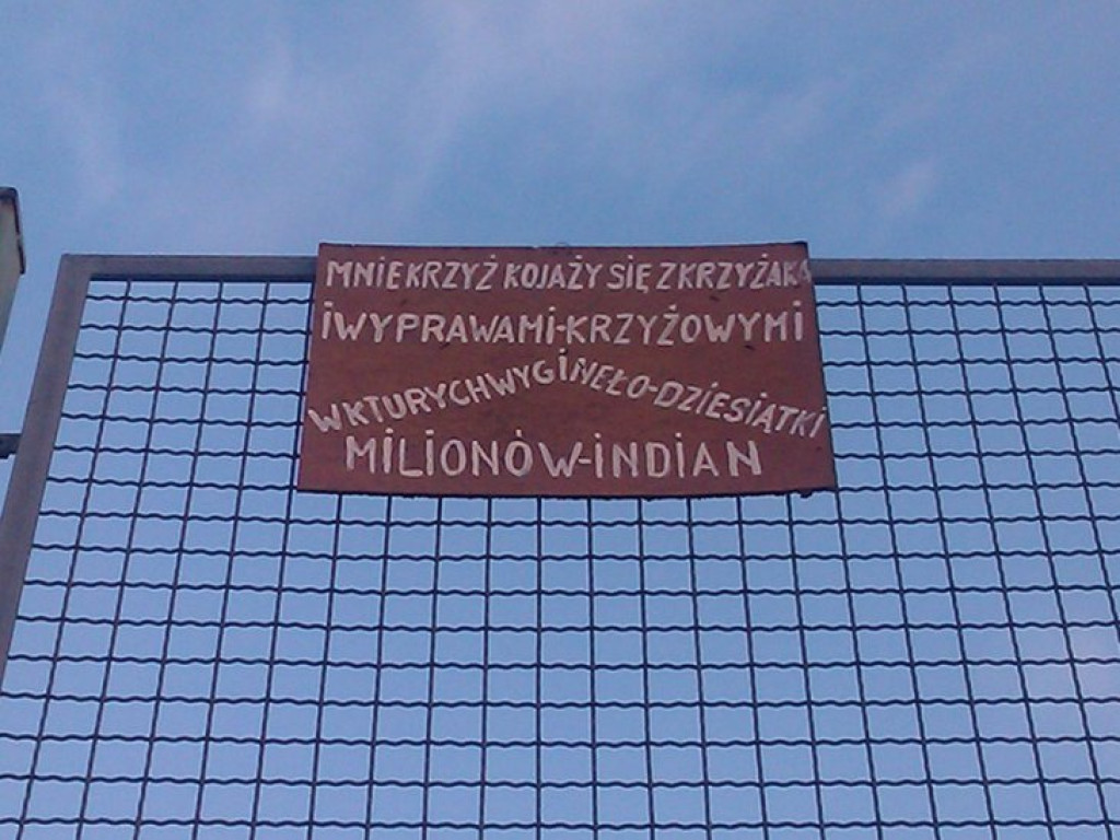 CHRZANÓW. Dziwne tablice w całym mieście