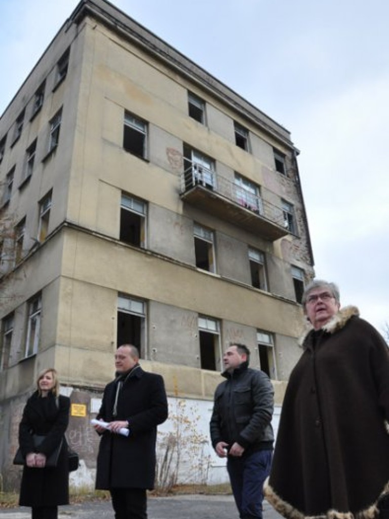 Tak znikał stary szpital. Chrzanów styczeń 2012 r.
