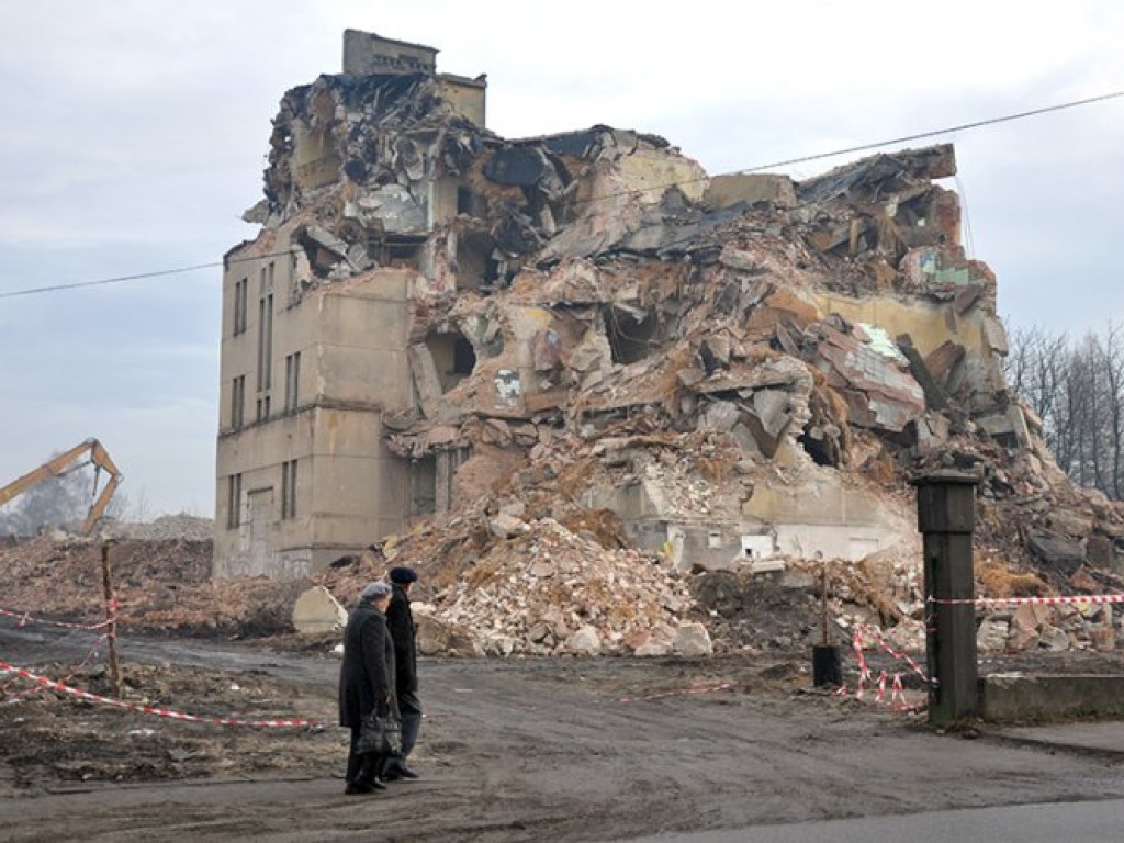 Tak znikał stary szpital. Chrzanów styczeń 2012 r.