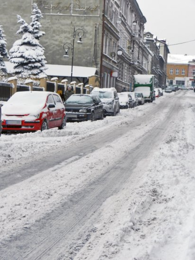 CHRZANÓW. Nie widziały drogi pługa