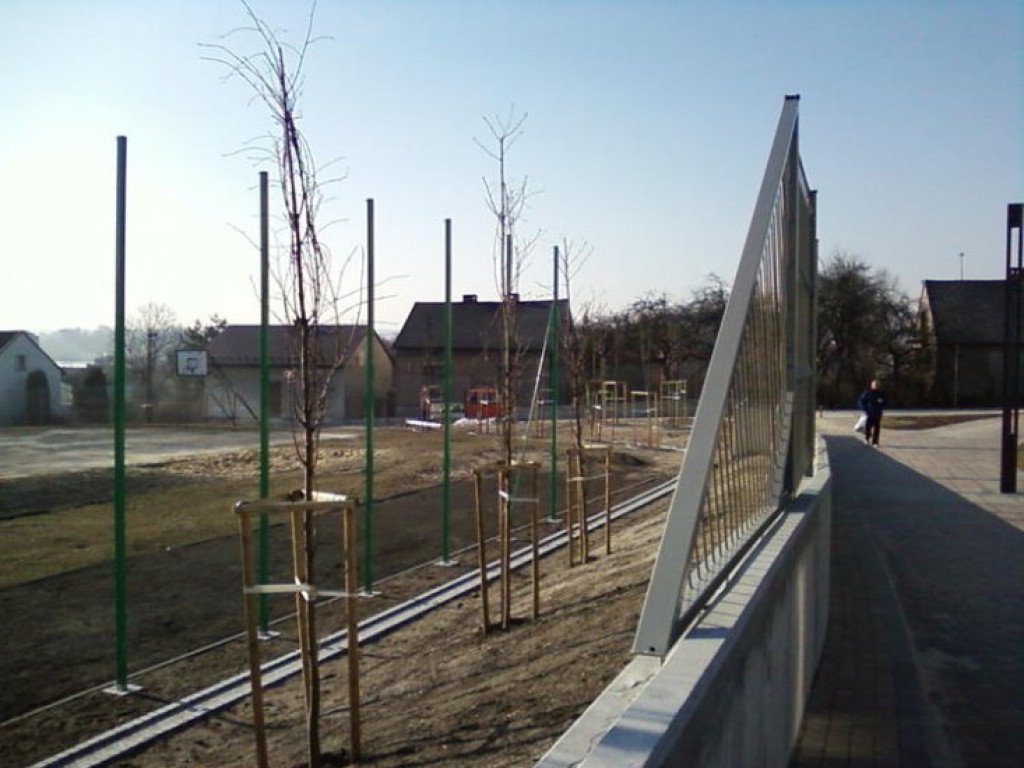 CHRZANÓW. Powiązane drzewa