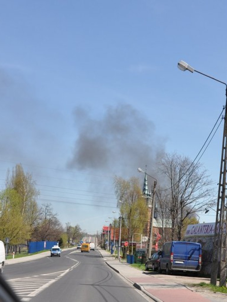 Pożar fabryki w Trzebini 26.04.2012