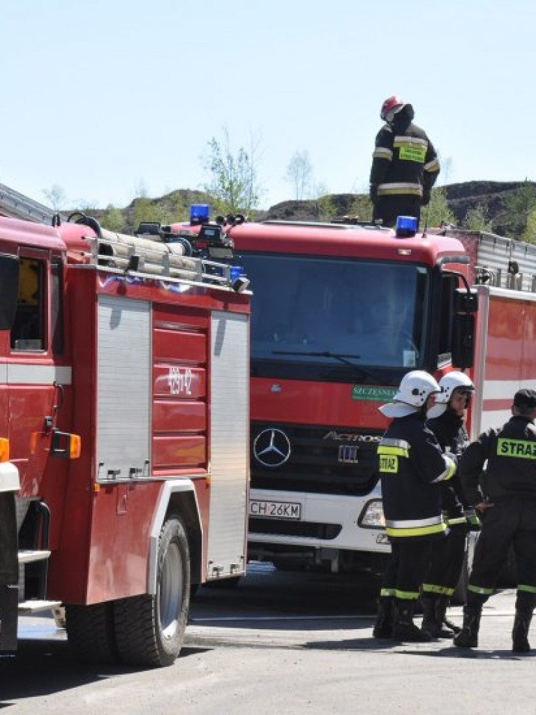 Pożar fabryki w Trzebini 26.04.2012