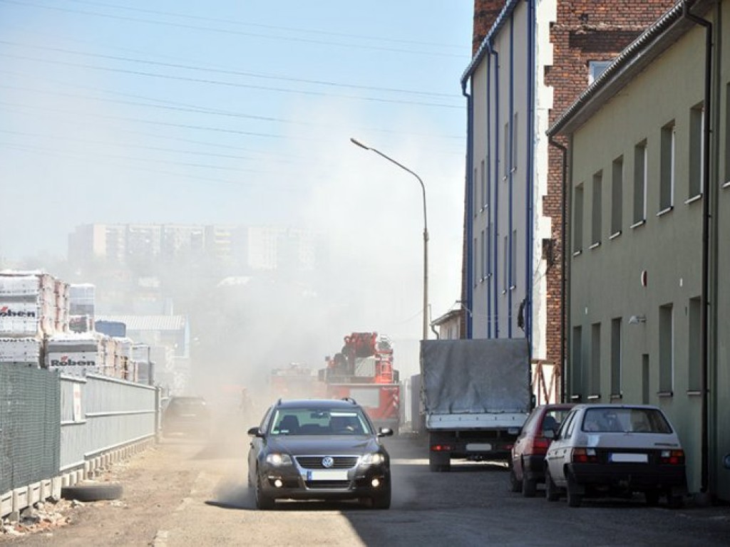 Pożar fabryki w Trzebini 26.04.2012