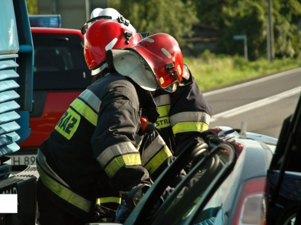 LIBIĄŻ. Kupili auto, wjechała w nich ciężarówka