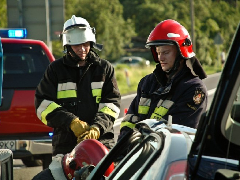 LIBIĄŻ. Kupili auto, wjechała w nich ciężarówka