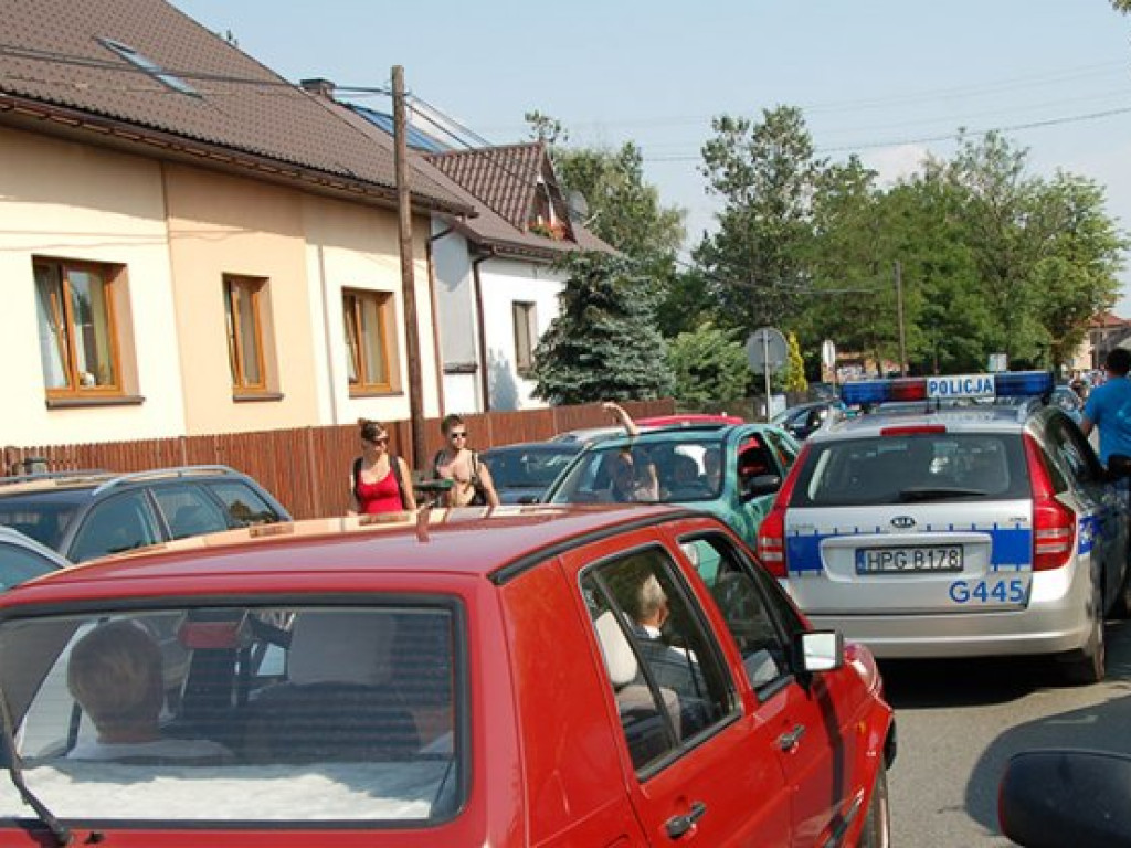 TRZEBINIA. Parkowali na zakazie koło Balatonu. Będą kary