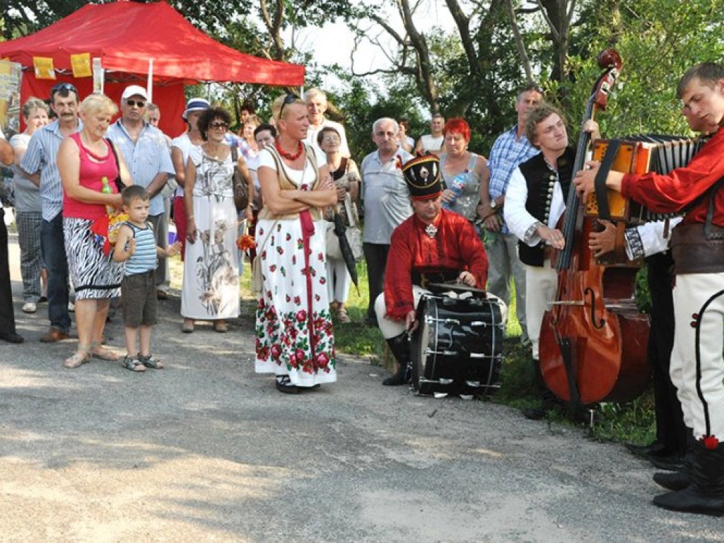 Kiermasz Artystyczny pod Lipowcem - Wygiełzów 9.07.2012