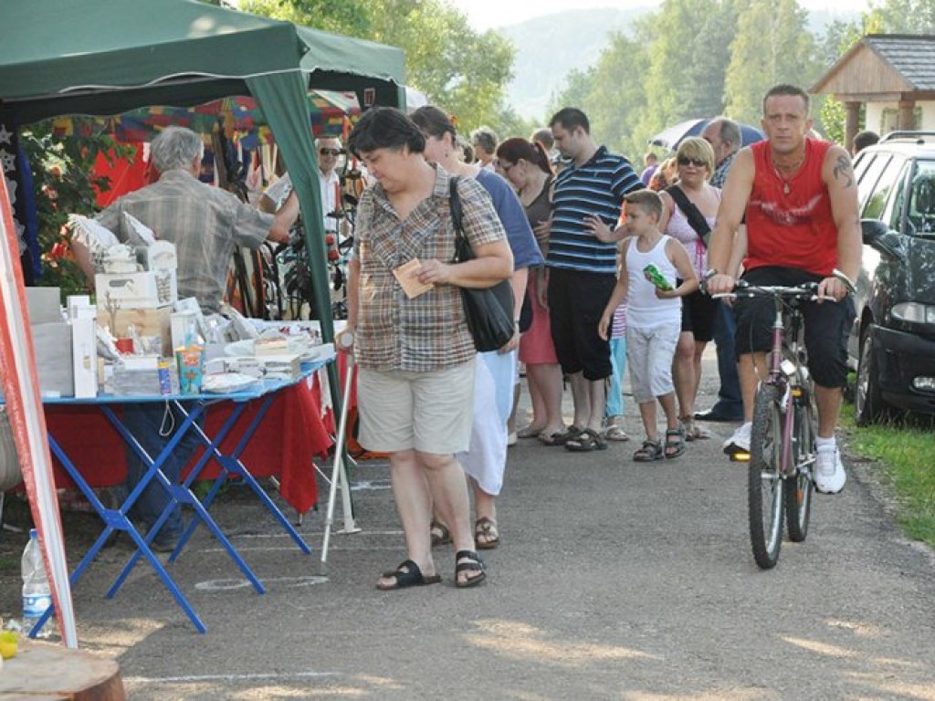 Kiermasz Artystyczny pod Lipowcem - Wygiełzów 9.07.2012