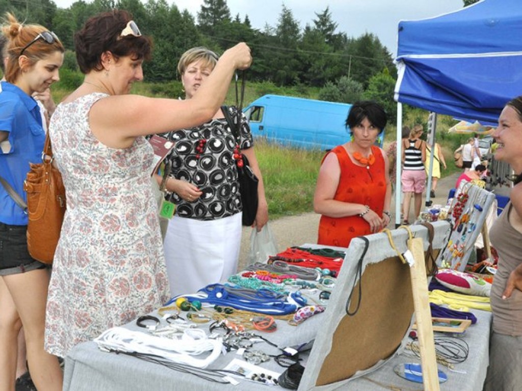 Kiermasz Artystyczny pod Lipowcem - Wygiełzów 9.07.2012