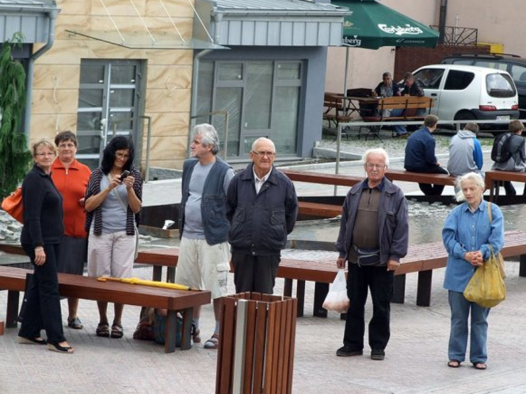 CHRZANÓW. Można przejść pasażem