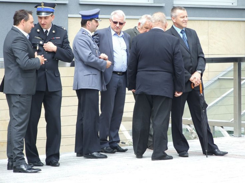CHRZANÓW. Można przejść pasażem
