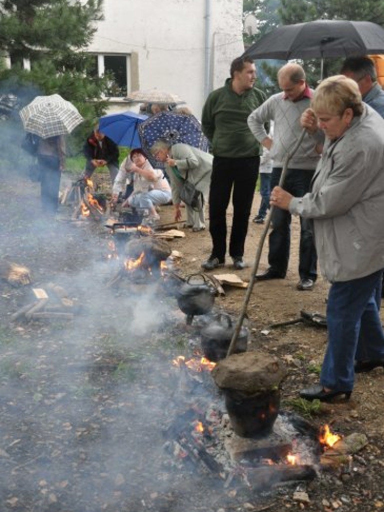 MIĘKINIA. Upiekli ponad sto kilogramów ziemniaków