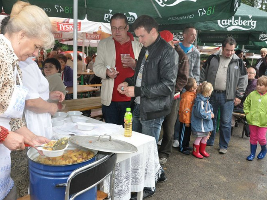 MIĘKINIA. Upiekli ponad sto kilogramów ziemniaków