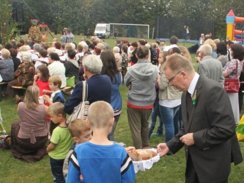 Gminne dożynki w Pogorzycach i Żarkach 2.09.2012