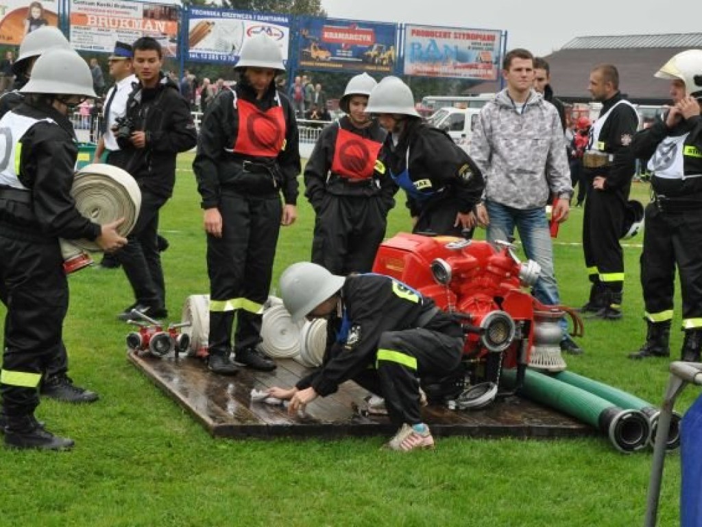 Zawody pożarnicze powiatu krakowskiego w Krzeszowicach 1.09.2012