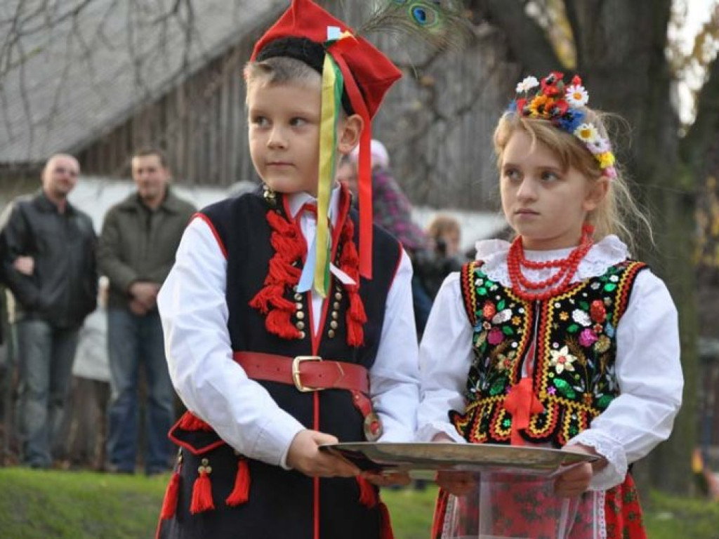 NOWA GÓRA. Na otwarcie centrum trysnęła fontanna