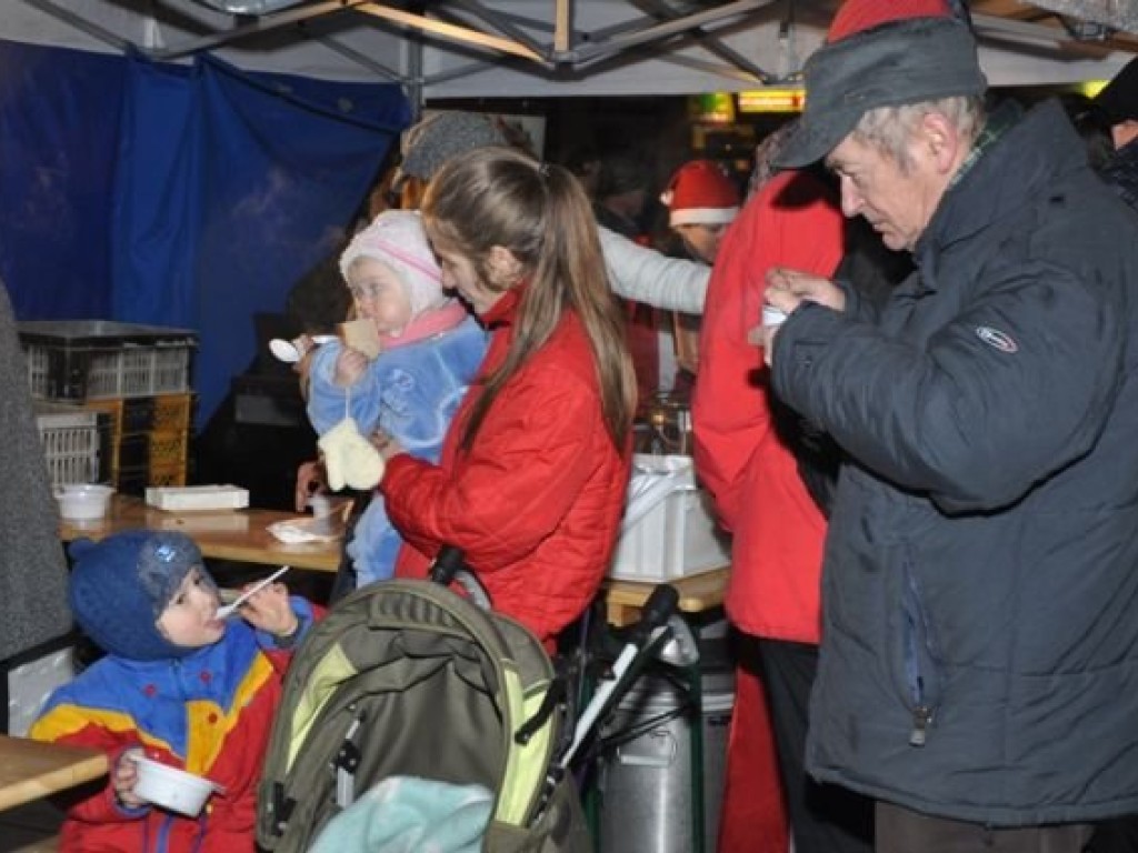 Wigilia na trzebińskim Rynku 15.12.2012