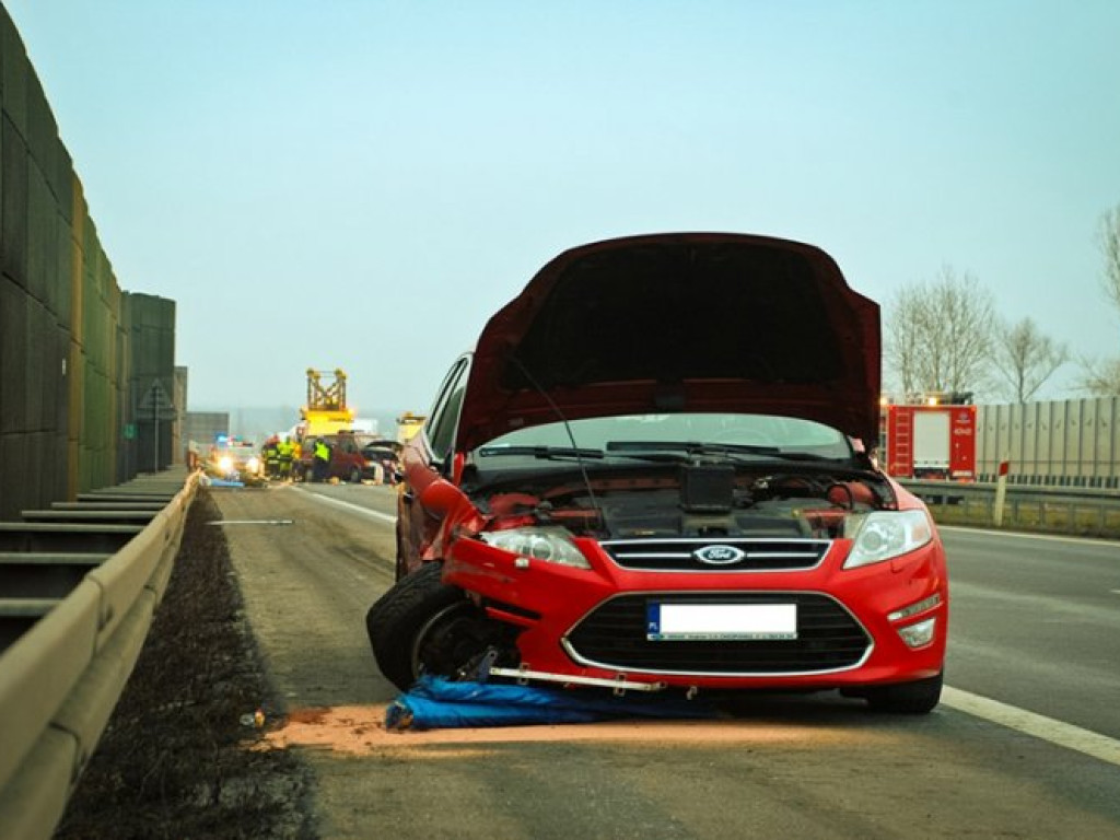 CHRZANÓW. Wypadek na autostradzie. Jedna osoba ciężko ranna (zdjęcia)
