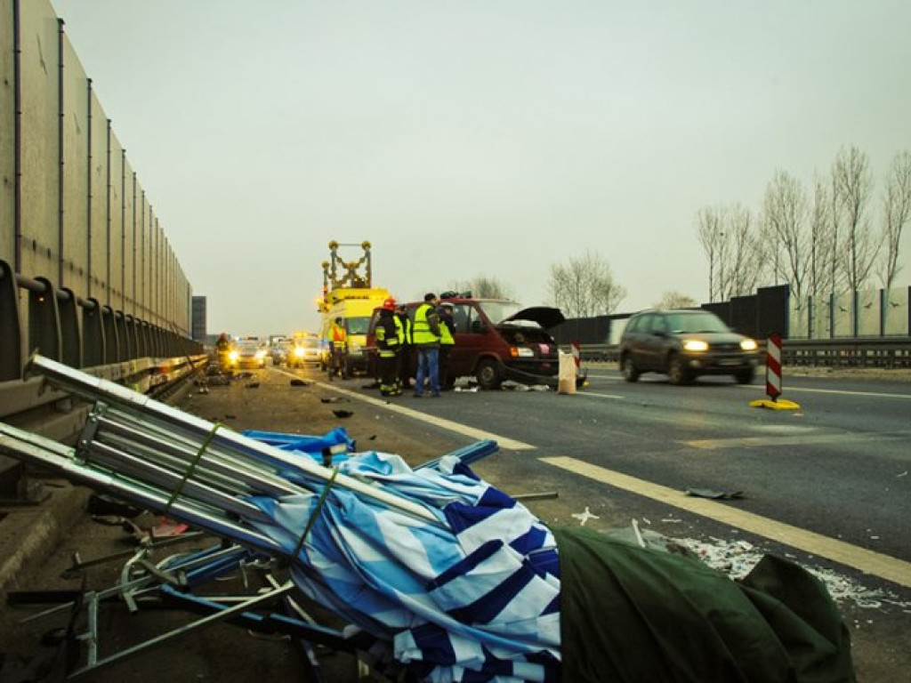 CHRZANÓW. Wypadek na autostradzie. Jedna osoba ciężko ranna (zdjęcia)