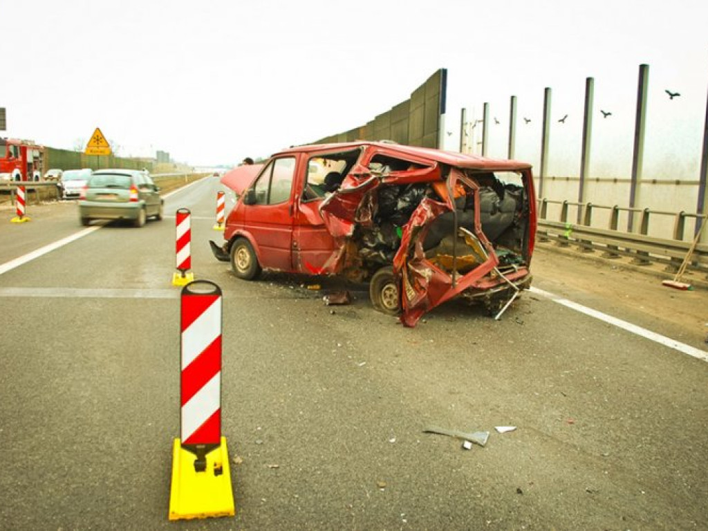 CHRZANÓW. Wypadek na autostradzie. Jedna osoba ciężko ranna (zdjęcia)