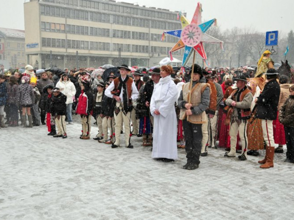 CHRZANÓW. Trzej Królowie na ulicach miasta (wideo)