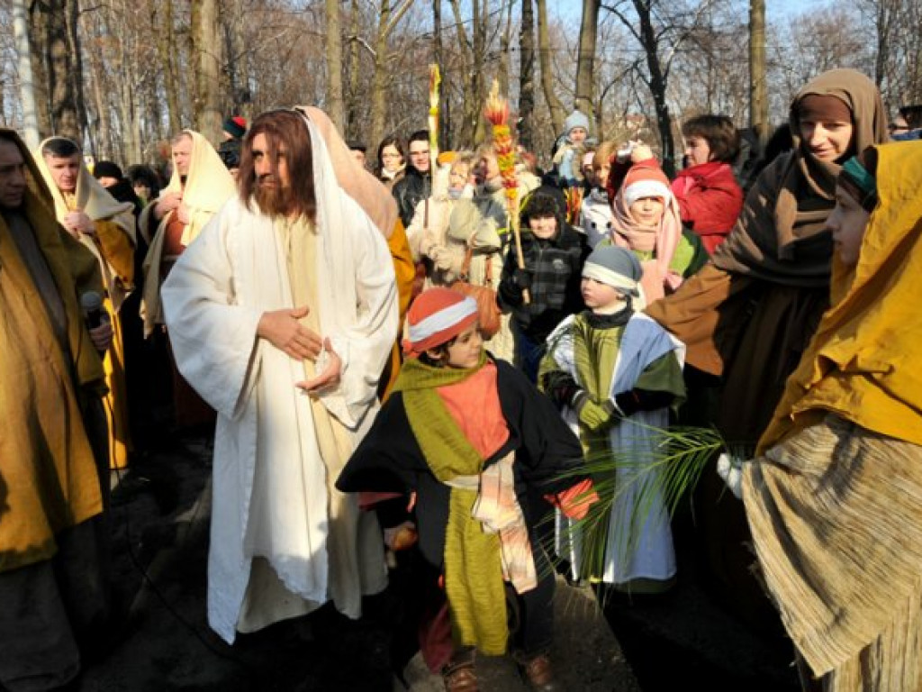 ALWERNIA. Jezus wjechał na osiołku. To dopiero początek misterium