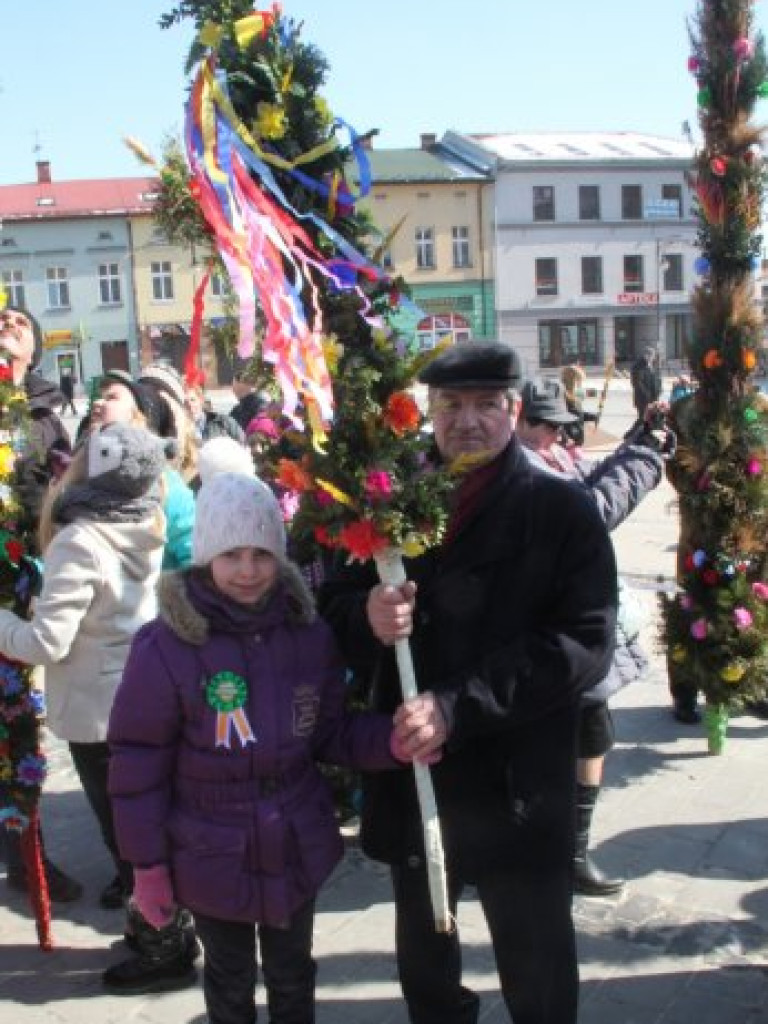 CHRZANÓW. Palmy powiewały na wietrze