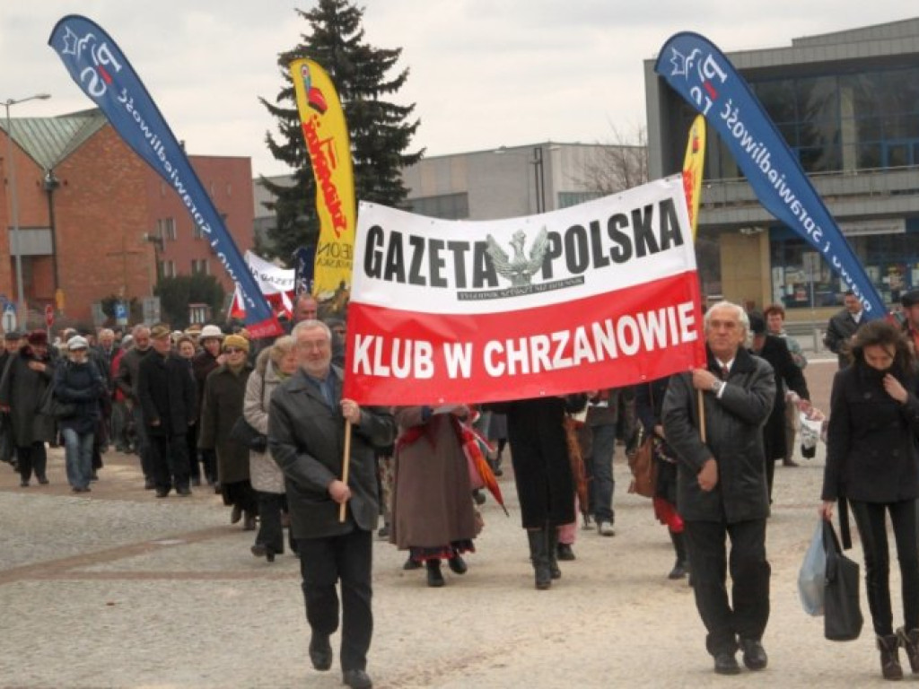 CHRZANÓW. W rocznicę katastrofy smoleńskiej upomnieli się o uczciwe śledztwo