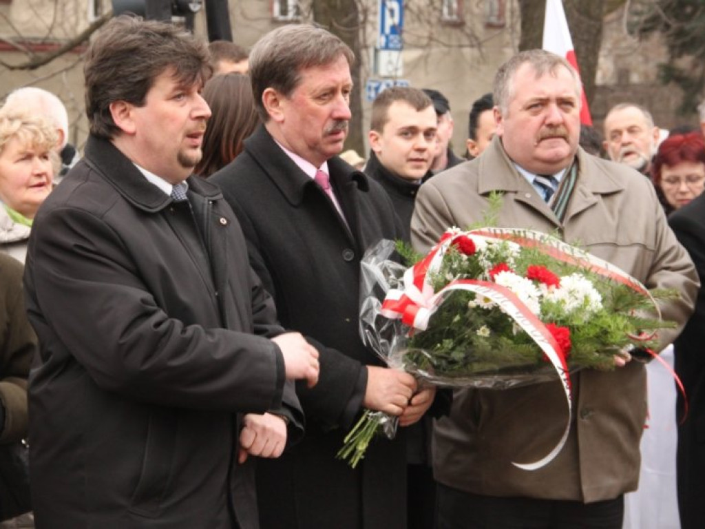 CHRZANÓW. W rocznicę katastrofy smoleńskiej upomnieli się o uczciwe śledztwo