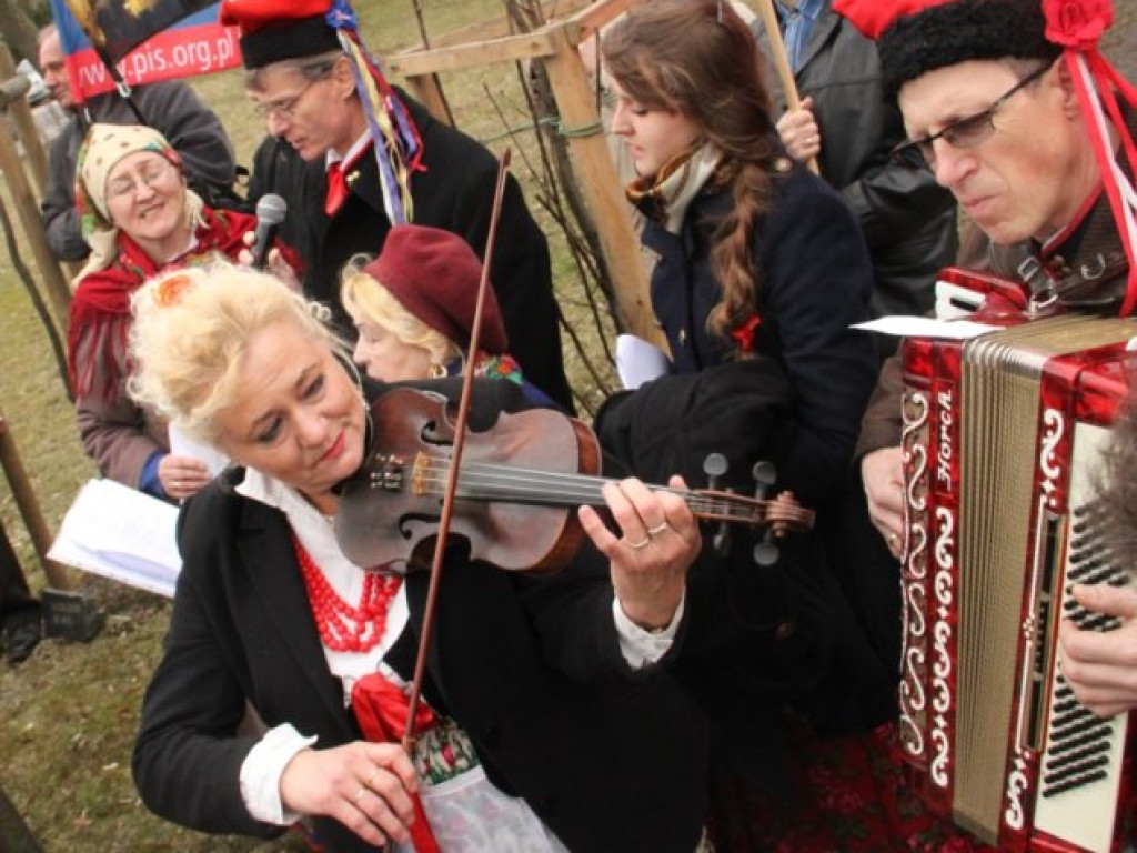 CHRZANÓW. W rocznicę katastrofy smoleńskiej upomnieli się o uczciwe śledztwo