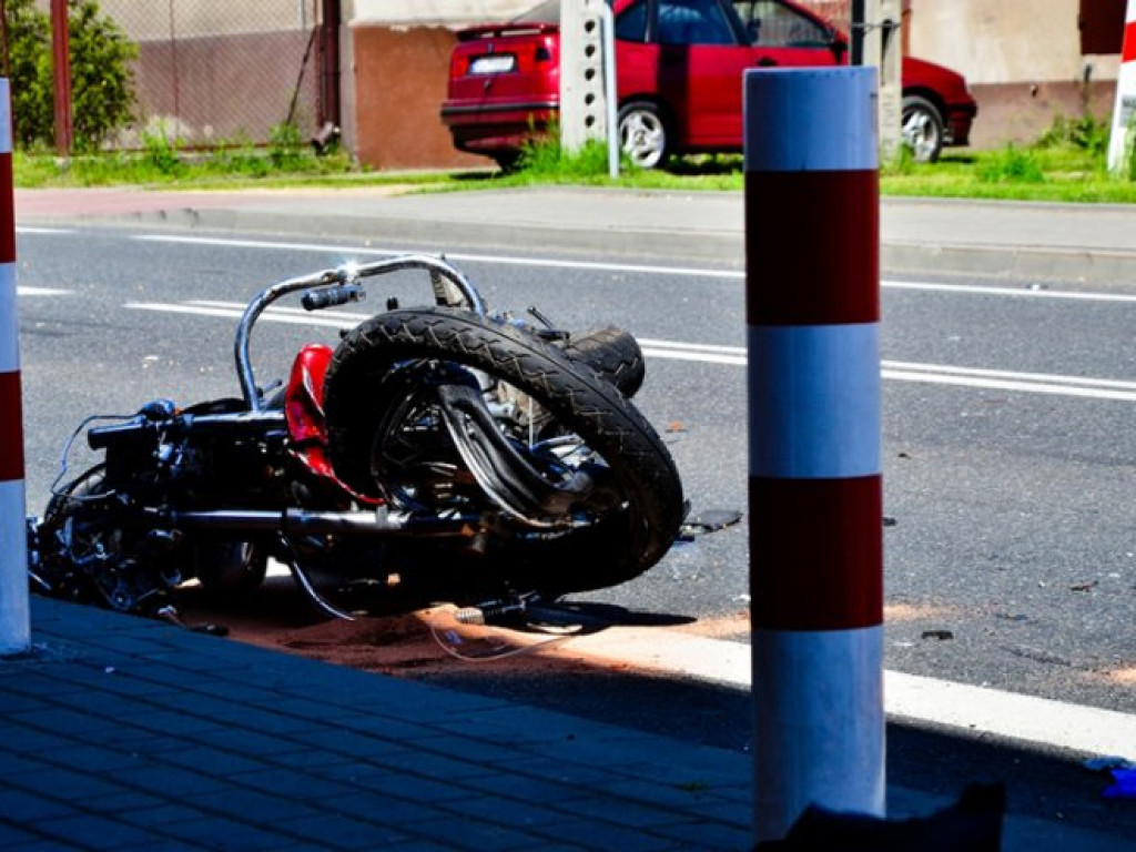 BABICE. Poszkodowanego motocyklistę zabrał helikopter (ZDJĘCIA)