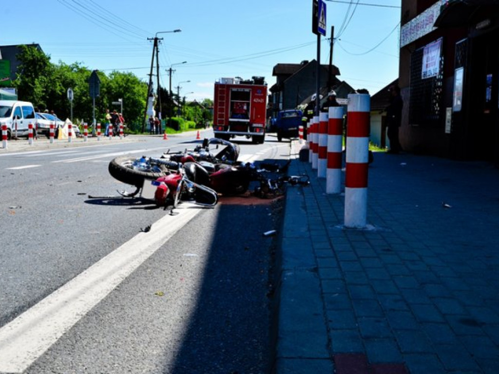 BABICE. Poszkodowanego motocyklistę zabrał helikopter (ZDJĘCIA)
