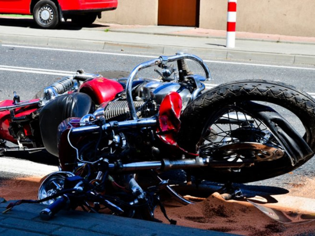 BABICE. Poszkodowanego motocyklistę zabrał helikopter (ZDJĘCIA)