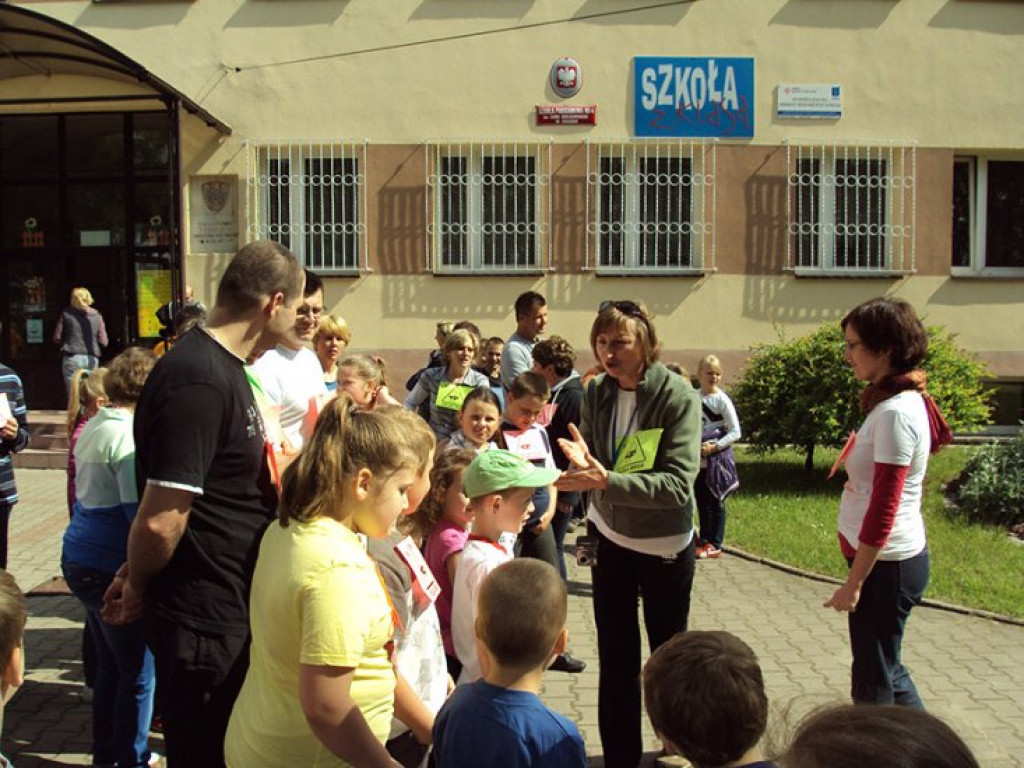 TRZEBINIA. Polska biega i my też