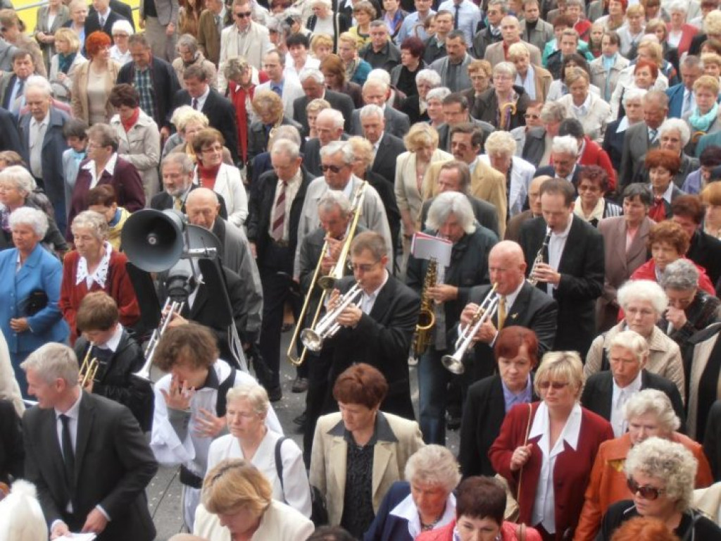 CHRZANÓW. Cuda eucharystyczne przypominają o obecności Boga (zdjęcia)