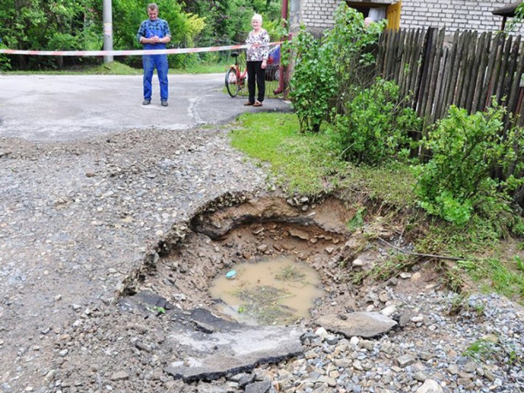 Zniszczenia po ulewnych deszczach - 4.06.2013 r.