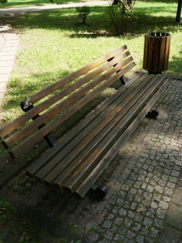 CHRZANÓW. Park miejski latem - mogłoby być lepiej
