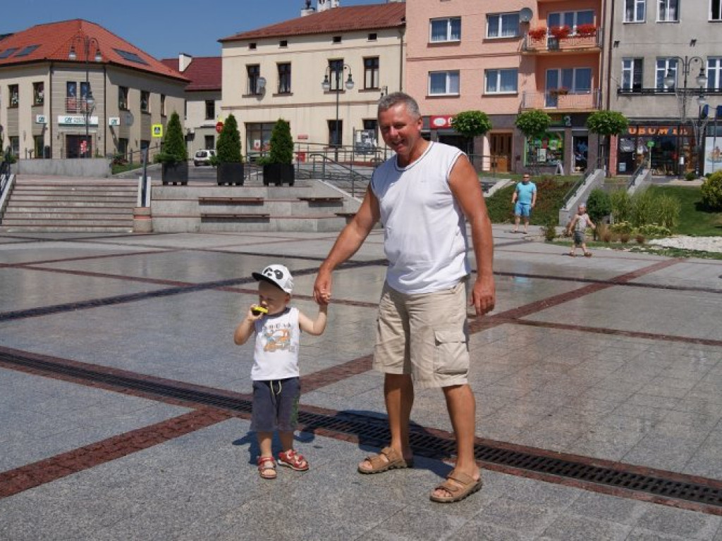 TRZEBINIA. Kurtyny wodne ukojeniem w upały
